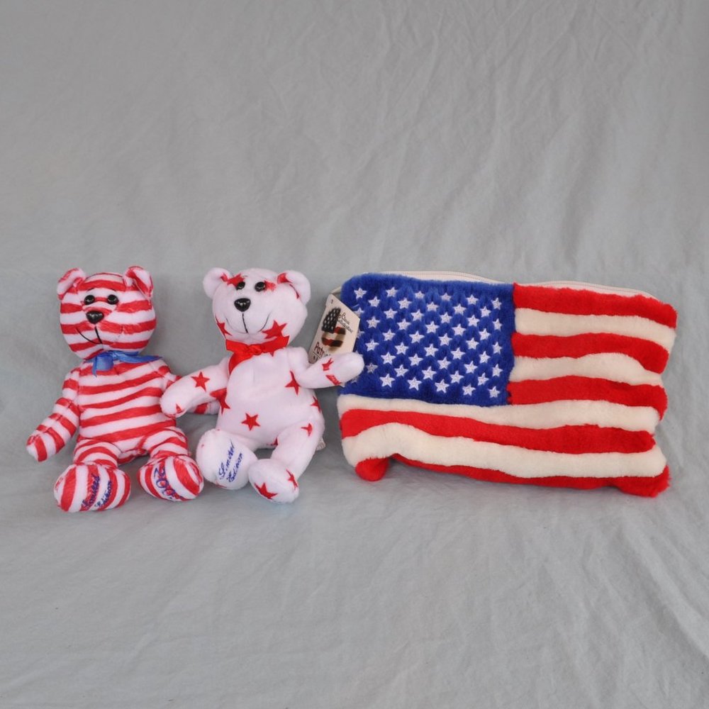 plush NWT vintage 2000 classic American flag bag & two bears numbered (w643)
